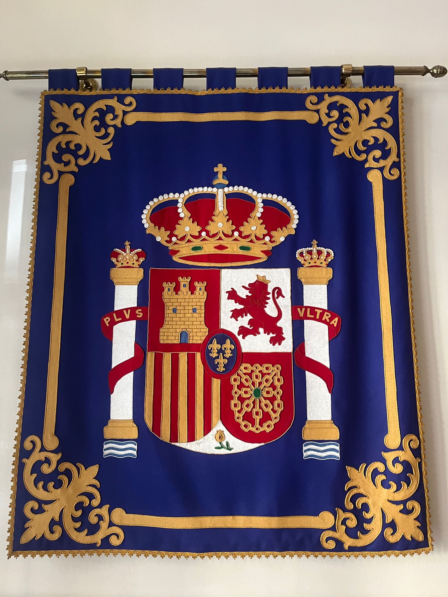 escudos-heraldicos Reposteros con escudos heráldicos para instituciones